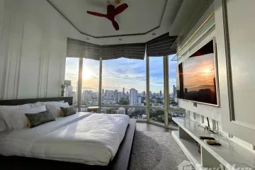 2 Bedroom Condo for rent in Royce Private Residences, Khlong Toei Nuea, Bangkok near BTS Asoke