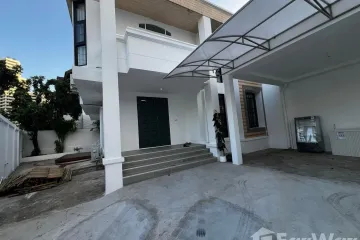 4 Bedroom House for rent in Khlong Tan Nuea, Bangkok