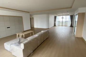 3 Bedroom Apartment for rent in Khlong Tan Nuea, Bangkok near BTS Phrom Phong