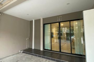 3 Bedroom Townhouse for rent in Hua Mak, Bangkok