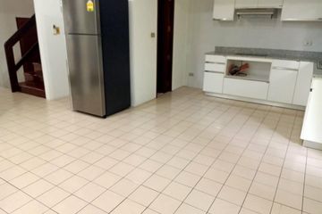 3 Bedroom Townhouse for rent in Khlong Tan Nuea, Bangkok near Airport Rail Link Ramkhamhaeng