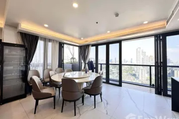 3 Bedroom Condo for rent in Khlong Toei Nuea, Bangkok near MRT Sukhumvit