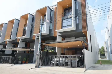 3 Bedroom Townhouse for rent in Suan Luang, Bangkok