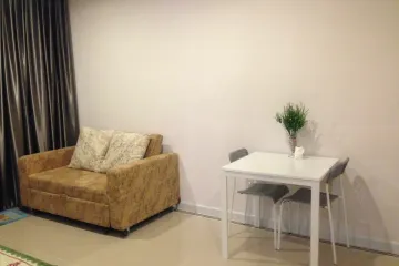 1 Bedroom Condo for rent in Huai Khwang, Bangkok