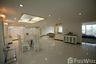 4 Bedroom Condo for rent in Oriental Towers, Khlong Tan Nuea, Bangkok near BTS Thong Lo