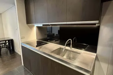2 Bedroom Condo for rent in Khlong Toei Nuea, Bangkok near MRT Phetchaburi
