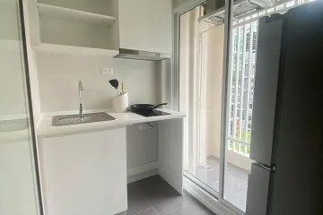 1 Bedroom Condo for rent in Lat Yao, Bangkok