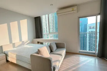 2 Bedroom Condo for rent in Huai Khwang, Bangkok near MRT Thailand Cultural Centre