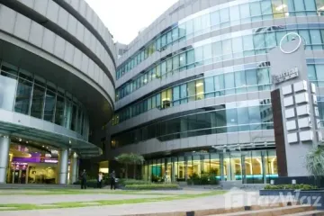 Office for rent in Bang Kapi, Bangkok near MRT Phetchaburi