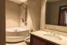 1 Bedroom Condo for rent in The Emporio Place, Khlong Tan, Bangkok near BTS Phrom Phong