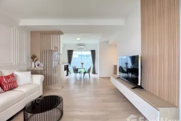 2 Bedroom Townhouse for rent in Dokmai, Bangkok