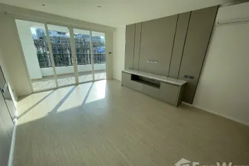 2 Bedroom Apartment for rent in GM Residence, Khlong Tan Nuea, Bangkok near BTS Ekkamai