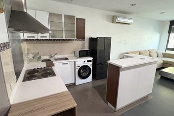 1 Bedroom Condo for rent in Baan Sathorn Condo, Khlong Toei Nuea, Bangkok near MRT Phetchaburi