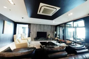 4 Bedroom Condo for rent in Khlong Toei Nuea, Bangkok near MRT Sukhumvit