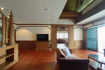 3 Bedroom Apartment for rent in Khlong Toei Nuea, Bangkok near MRT Phetchaburi