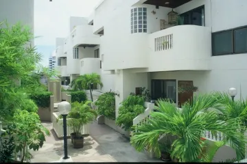 5 Bedroom Townhouse for rent in Thung Wat Don, Bangkok near BTS Sueksa Witthaya