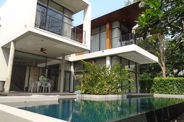 4 Bedroom Villa for rent in Khlong Toei Nuea, Bangkok near MRT Phetchaburi