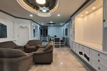 3 Bedroom Condo for rent in Khlong Toei Nuea, Bangkok near MRT Phetchaburi