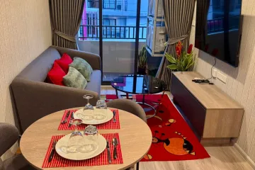 2 Bedroom Condo for rent in Huai Khwang, Bangkok near MRT Huai Khwang