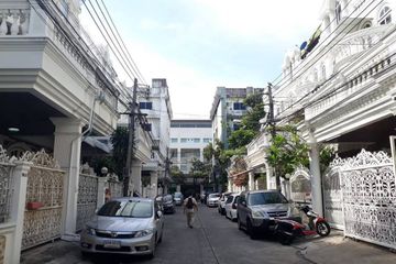 5 Bedroom Townhouse for rent in Khlong Tan Nuea, Bangkok