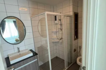 Condo for rent in Huai Khwang, Bangkok near MRT Huai Khwang