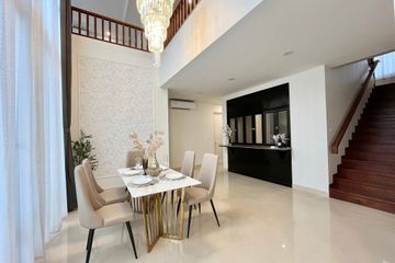 5 Bedroom House for rent in Huai Khwang, Bangkok