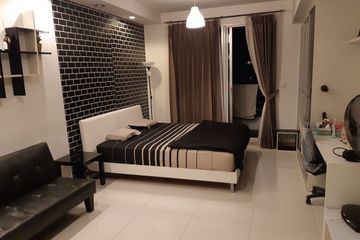 1 Bedroom Condo for rent in Bang Lamphu Lang, Bangkok