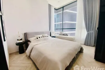 2 Bedroom Condo for sale in Bang Lamphu Lang, Bangkok near BTS Krung Thon Buri