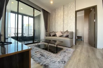 2 Bedroom Condo for rent in Bang Kapi, Bangkok near MRT Phetchaburi