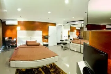2 Bedroom Condo for rent in Khlong Toei Nuea, Bangkok near MRT Sukhumvit