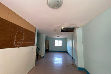 3 Bedroom Townhouse for sale in Noen Phra, Rayong