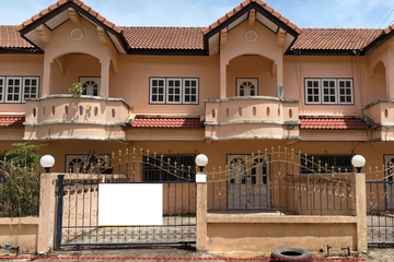 3 Bedroom Townhouse for sale in Noen Phra, Rayong