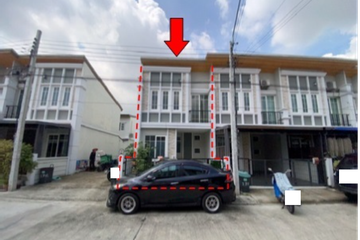 3 Bedroom Townhouse for sale in Tha Raeng, Bangkok
