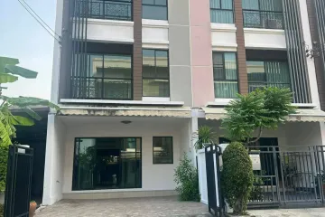 3 Bedroom Townhouse for sale in Khlong Kum, Bangkok