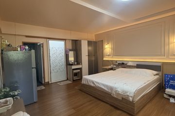 1 Bedroom Apartment for rent in Talat Nuea, Phuket