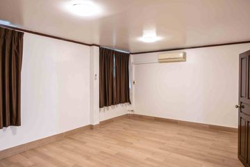 3 Bedroom Townhouse for rent in Phra Khanong, Bangkok near BTS Phra Khanong