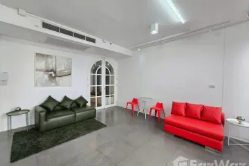 2 Bedroom Condo for rent in Sam Sen Nai, Bangkok near BTS Sanam Pao