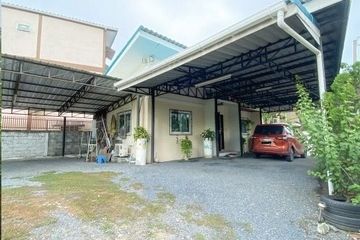 1 Bedroom House for rent in Khlong Tan Nuea, Bangkok