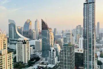 2 Bedroom Condo for sale in Makkasan, Bangkok near MRT Ratchaprarop