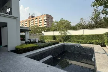 5 Bedroom House for rent in Hua Mak, Bangkok near MRT Si Burapha