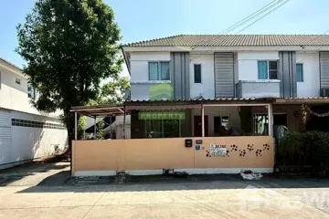 3 Bedroom Townhouse for sale in Lat Sawai, Pathum Thani