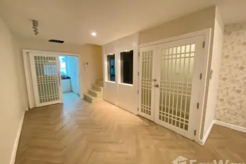 3 Bedroom House for rent in Wang Mai, Bangkok near BTS National Stadium