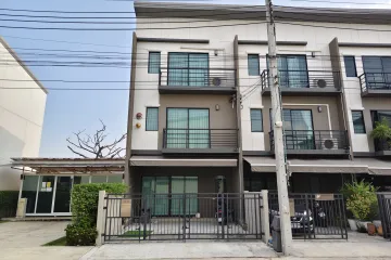 3 Bedroom Townhouse for sale in Baan Klang Muang Srinakarin-Onnut, Prawet, Bangkok