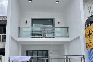 3 Bedroom Townhouse for sale in Bang Talat, Nonthaburi near MRT Si Rat