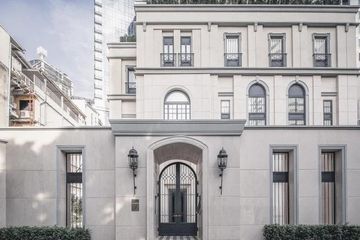 1 Bedroom Condo for sale in The Diplomat 39, Khlong Tan Nuea, Bangkok near BTS Phrom Phong