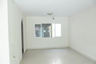 3 Bedroom Townhouse for sale in Tha Raeng, Bangkok