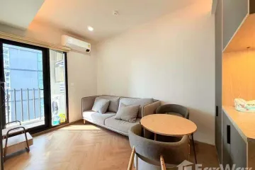 1 Bedroom Condo for rent in Maha Phruettharam, Bangkok near MRT Hua Lamphong