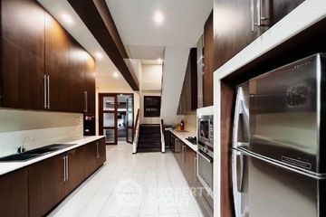 4 Bedroom Townhouse for rent in Phra Khanong Nuea, Bangkok near BTS Ekkamai