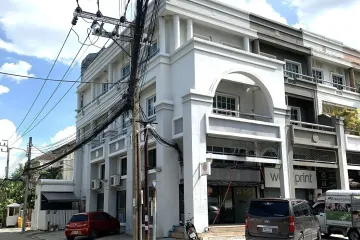 2 Bedroom Townhouse for rent in Thung Song Hong, Bangkok