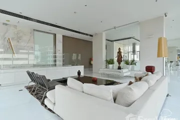 3 Bedroom Condo for sale in Silom, Bangkok near MRT Silom